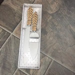 Wedding cake knife and server